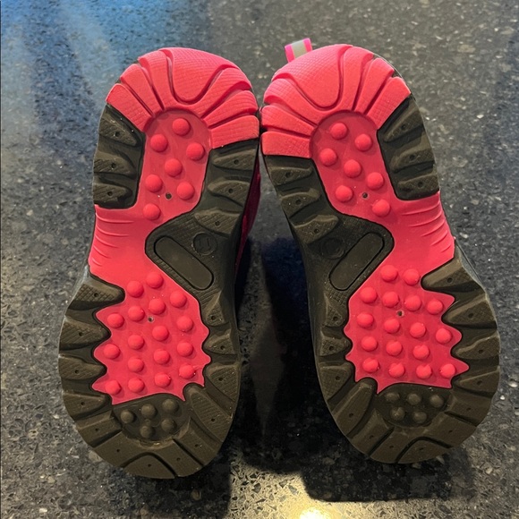 Kids Waterproof Snow Boots in Pink and Black - Picture 7 of 7